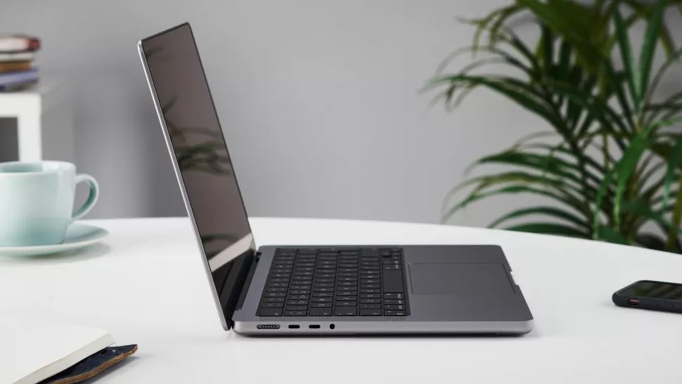مک بوک پرو 14 اینچی اپل مدل Apple MacBook Pro 14 (2021)- MKGT3